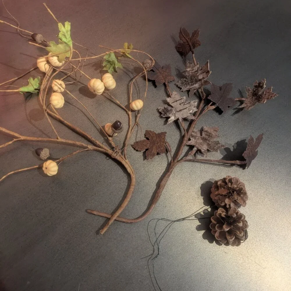 Autumn Wire Wreath Decor Accents Acorn Pumpkin Fall Leaves